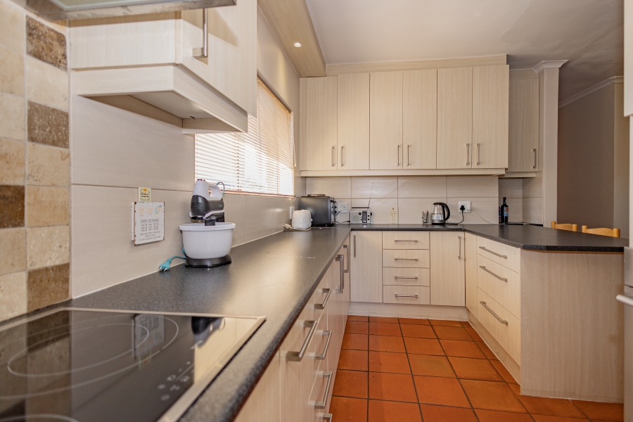 4 Bedroom Property for Sale in Amandelrug Western Cape